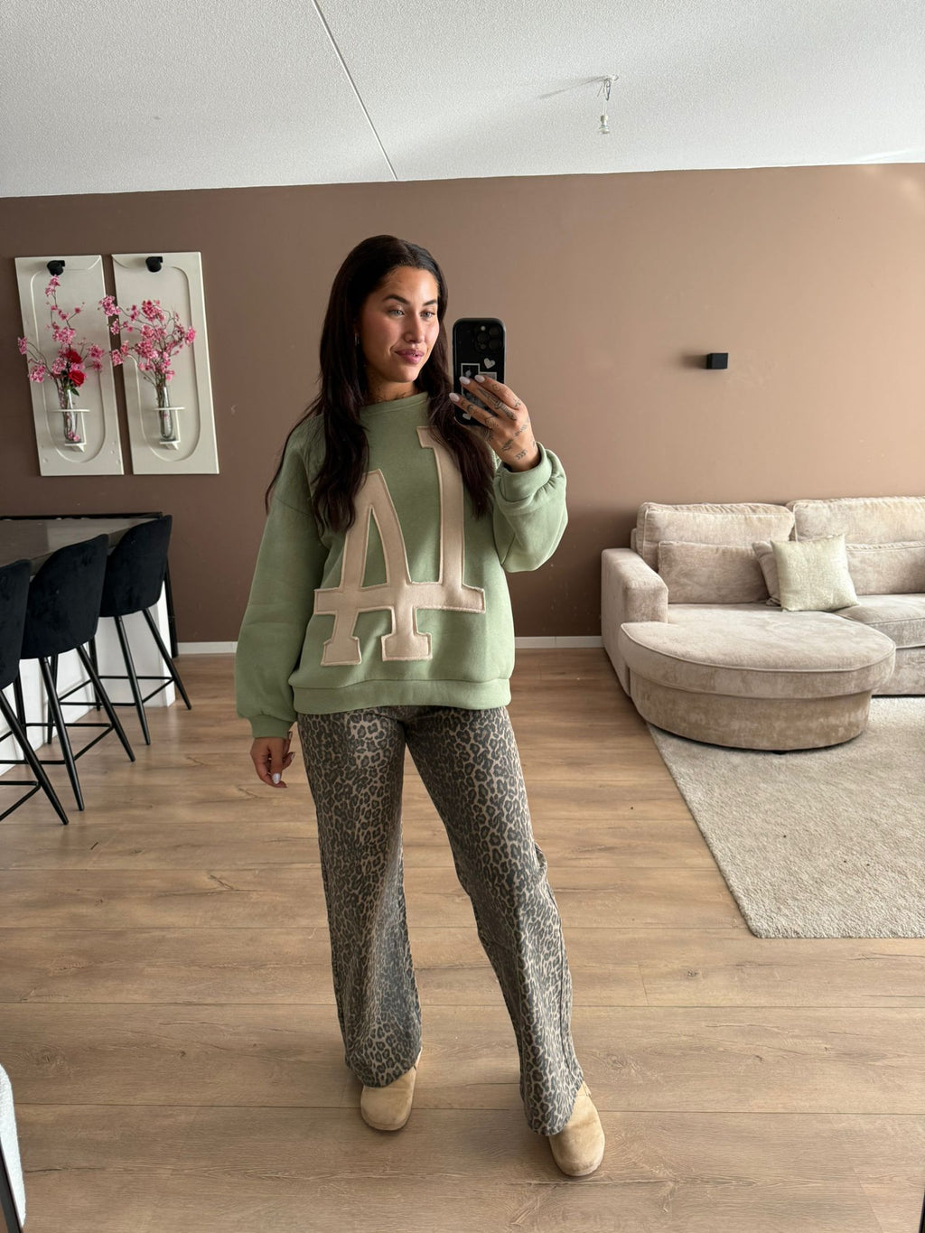 LA sweater green