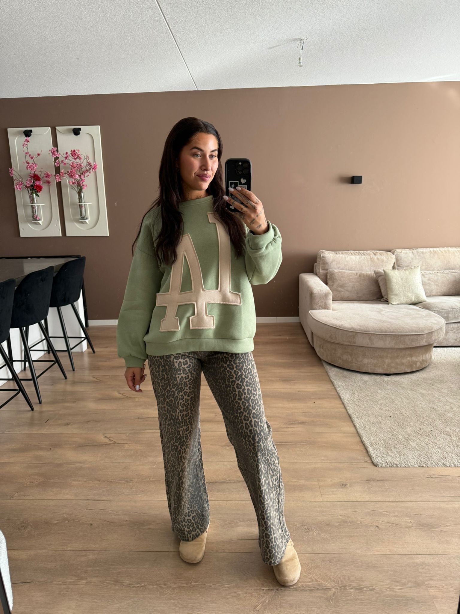 LA sweater green