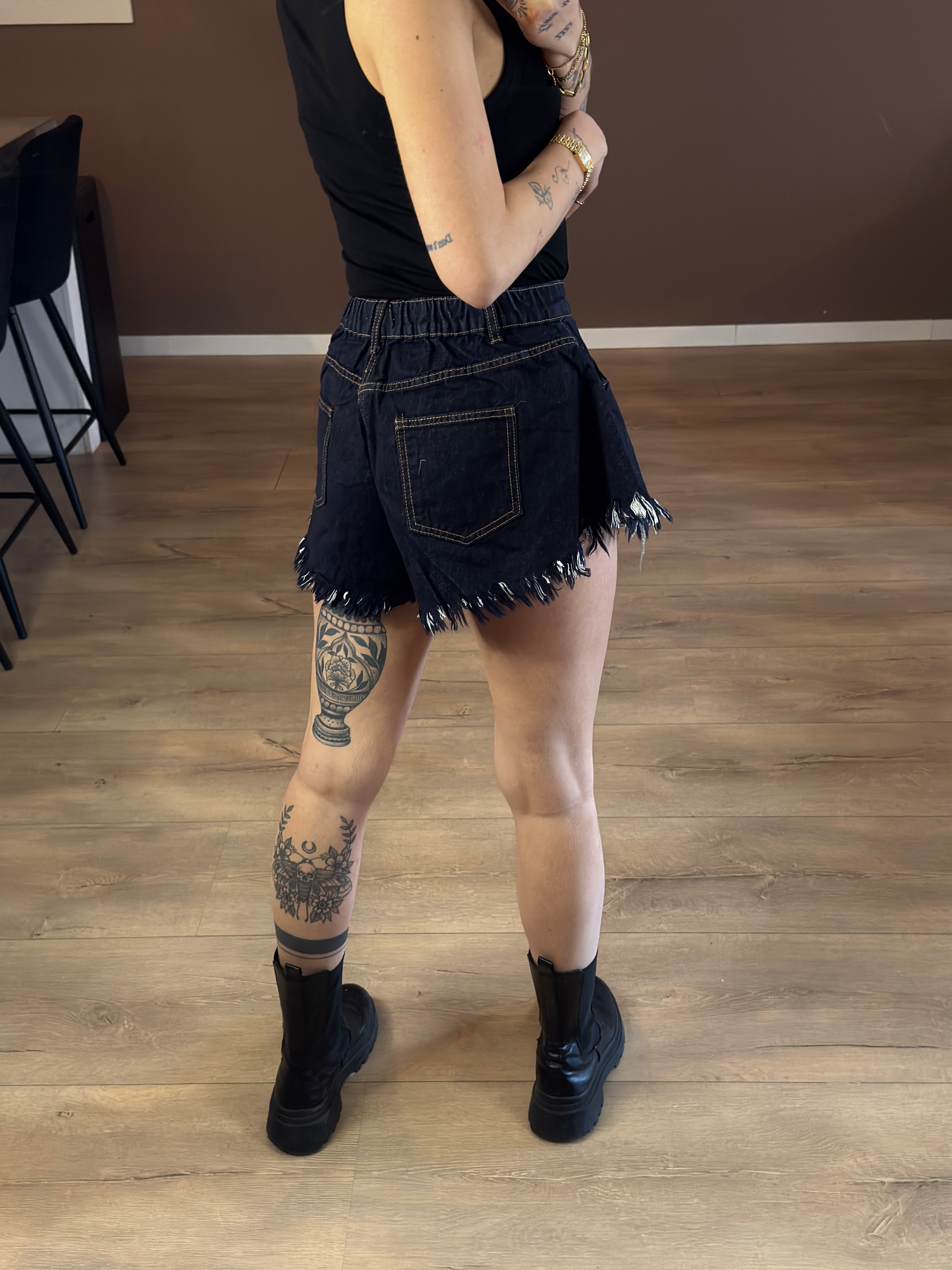 Jasmin short