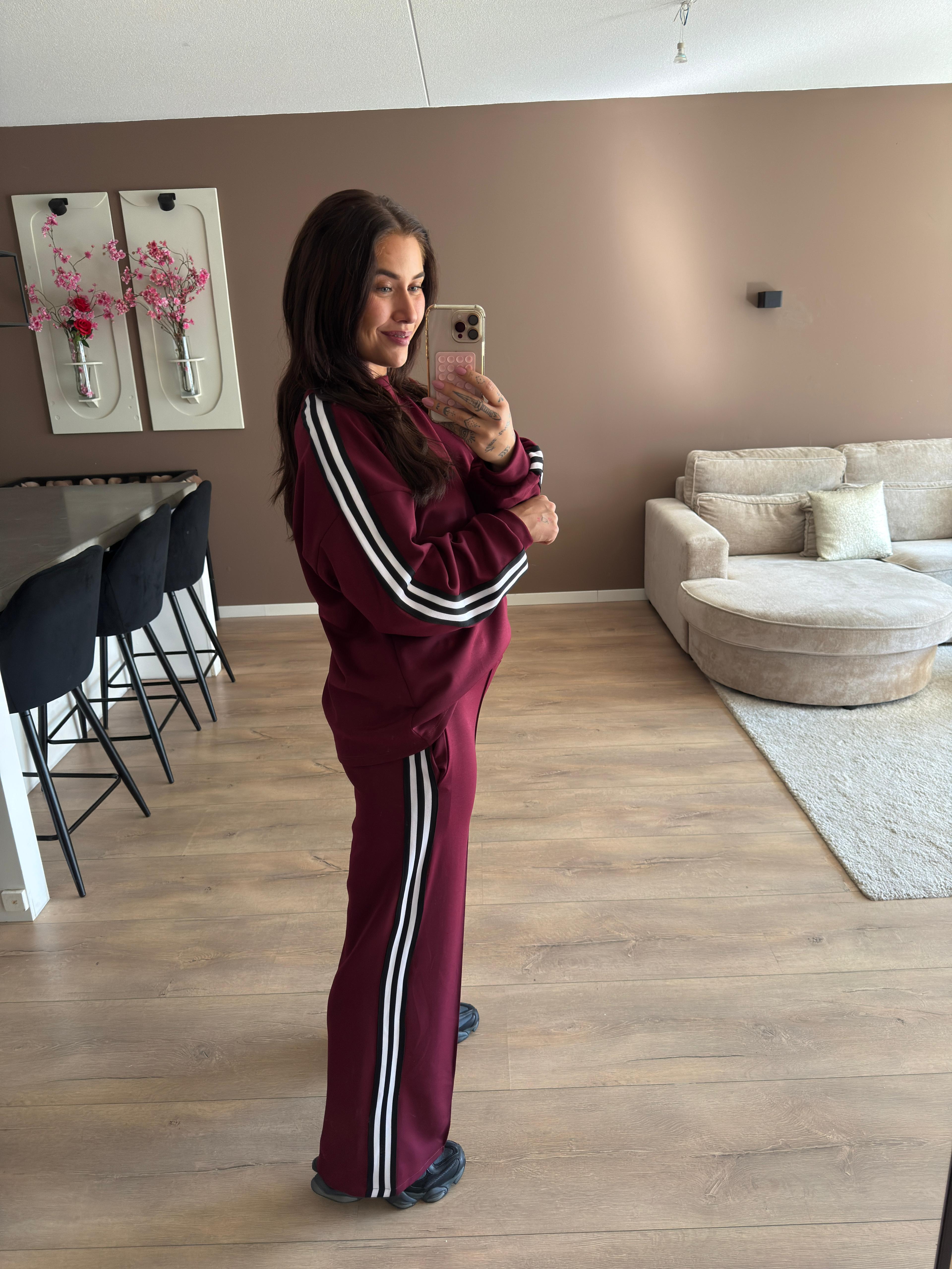 Monse TikTok set