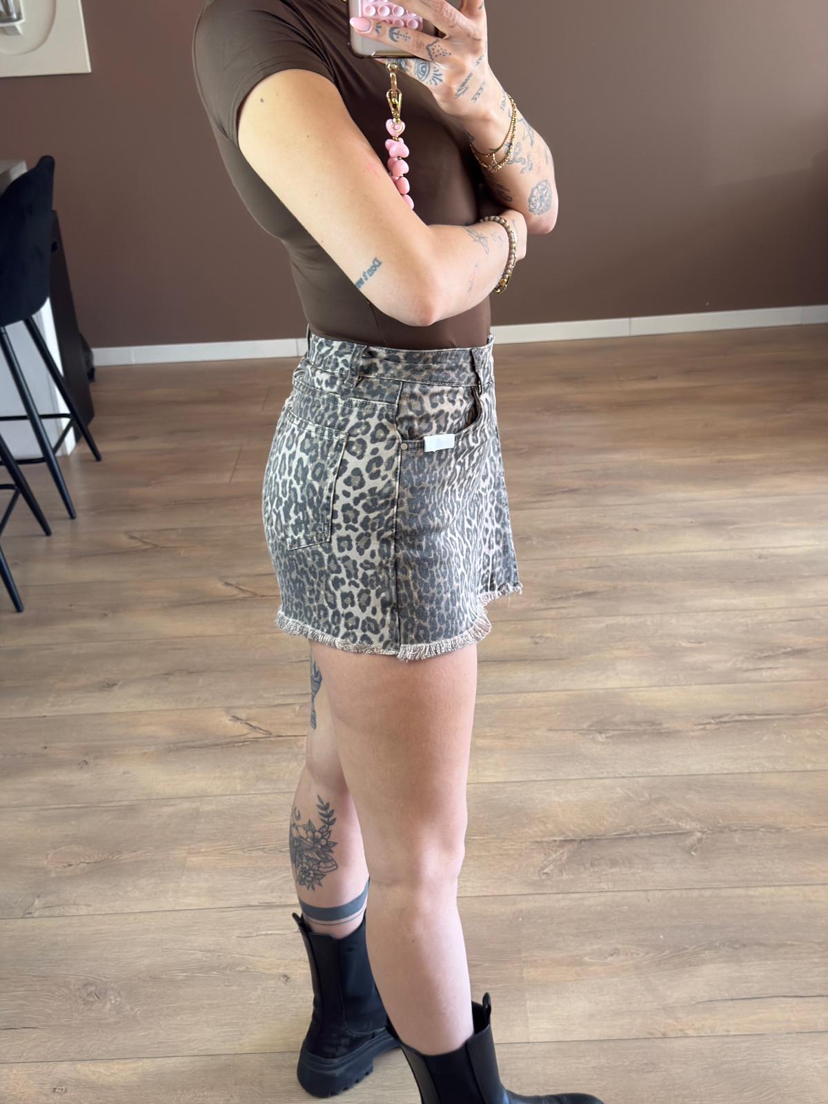 Leopard skort