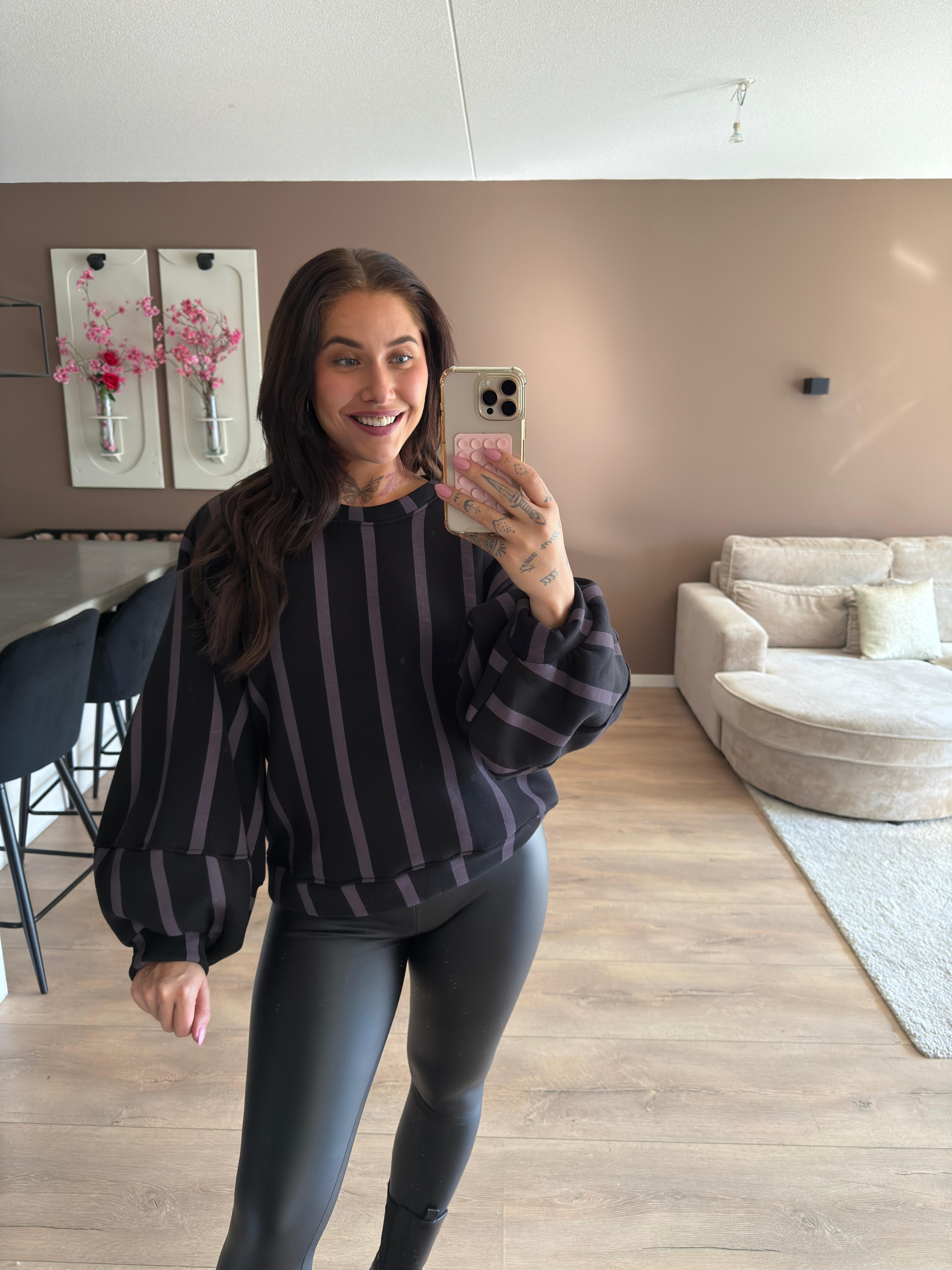 Type TikTok sweater