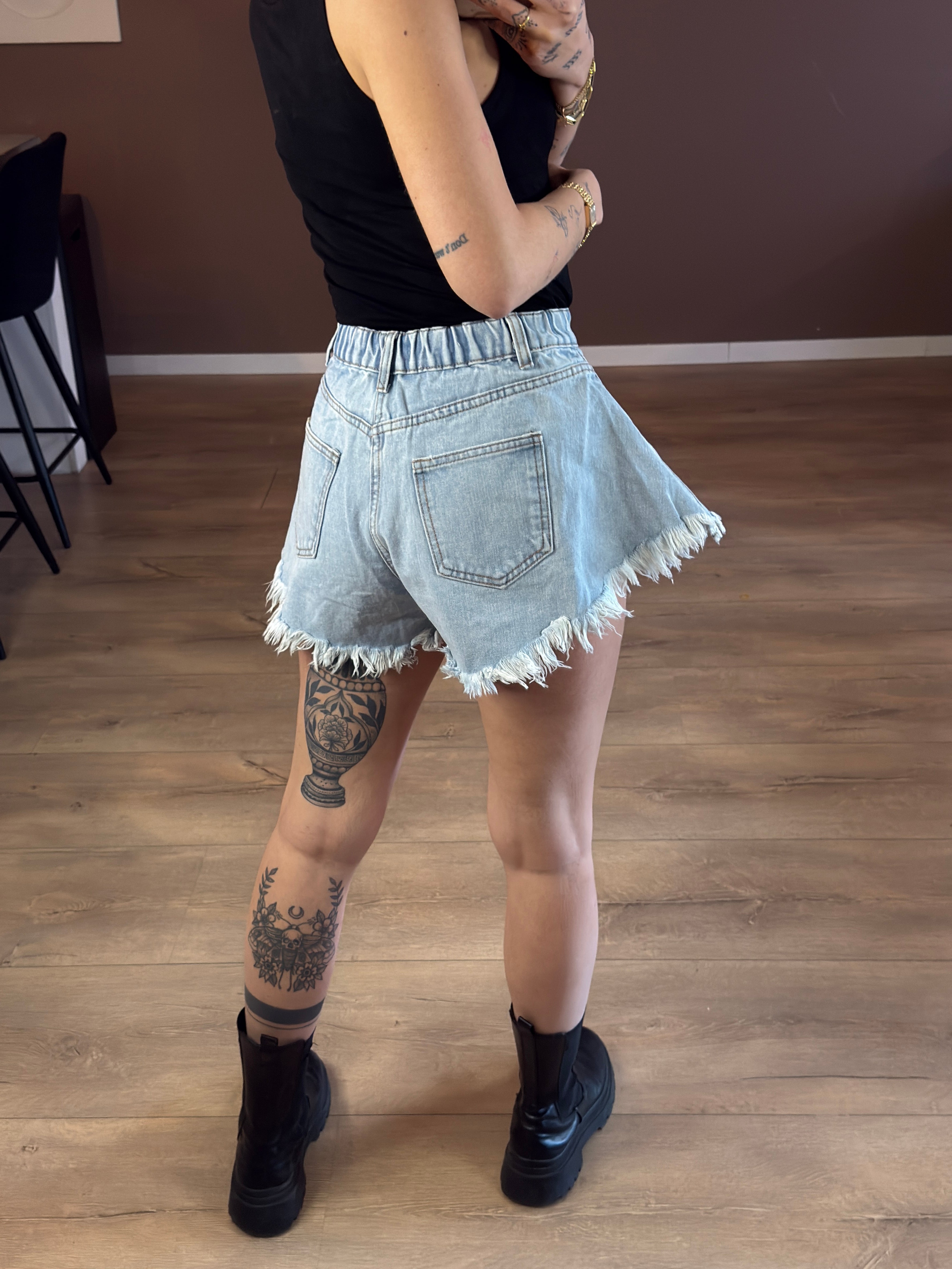 Jasmin short