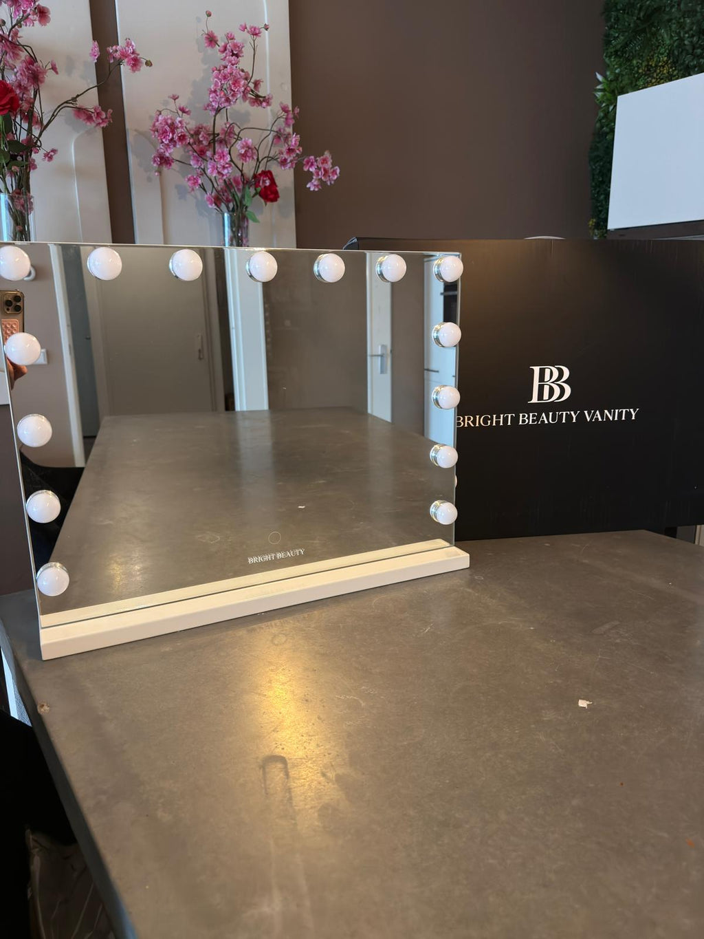 Bright beauty make-up spiegel
