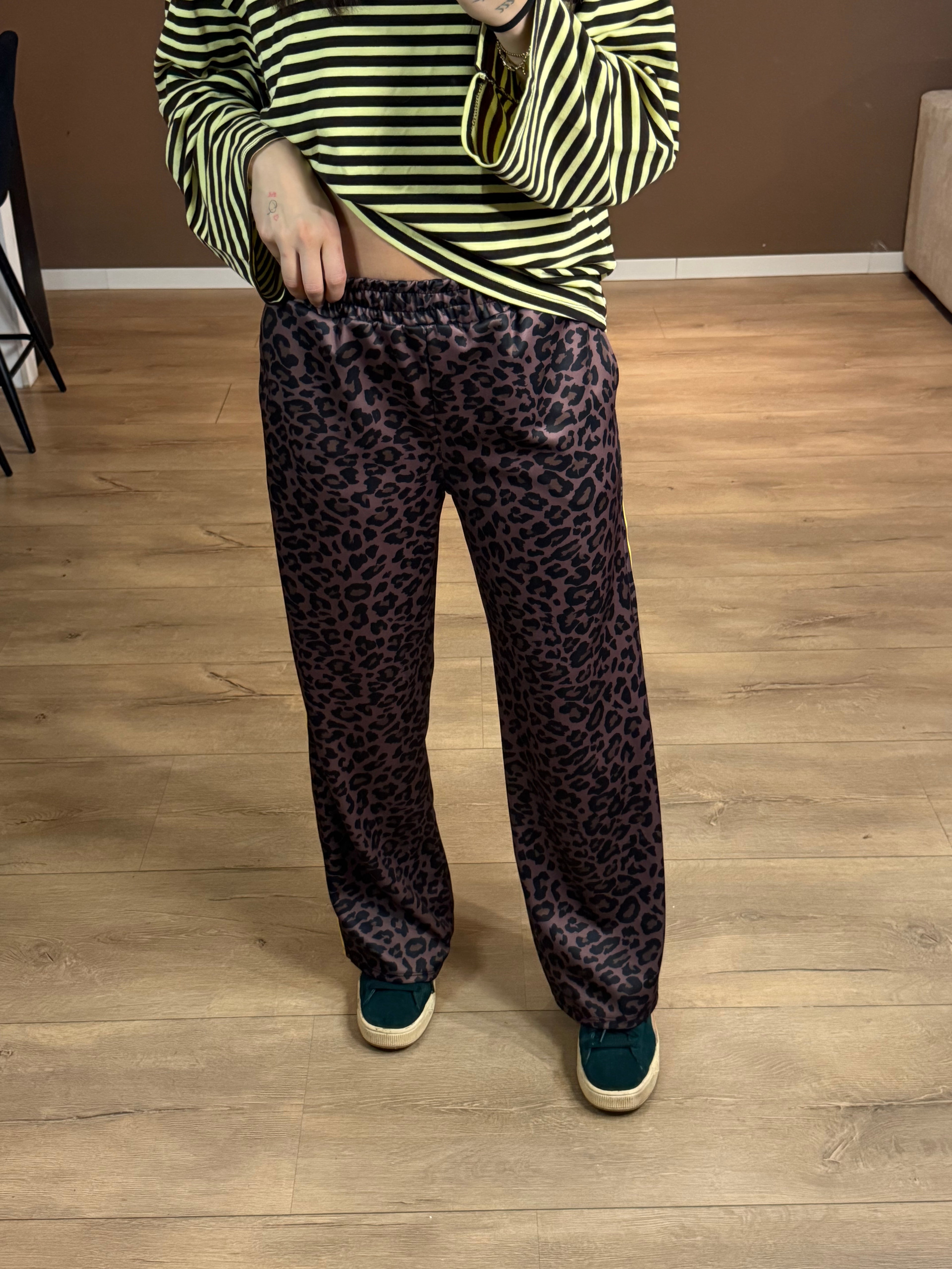 Leopard jogger
