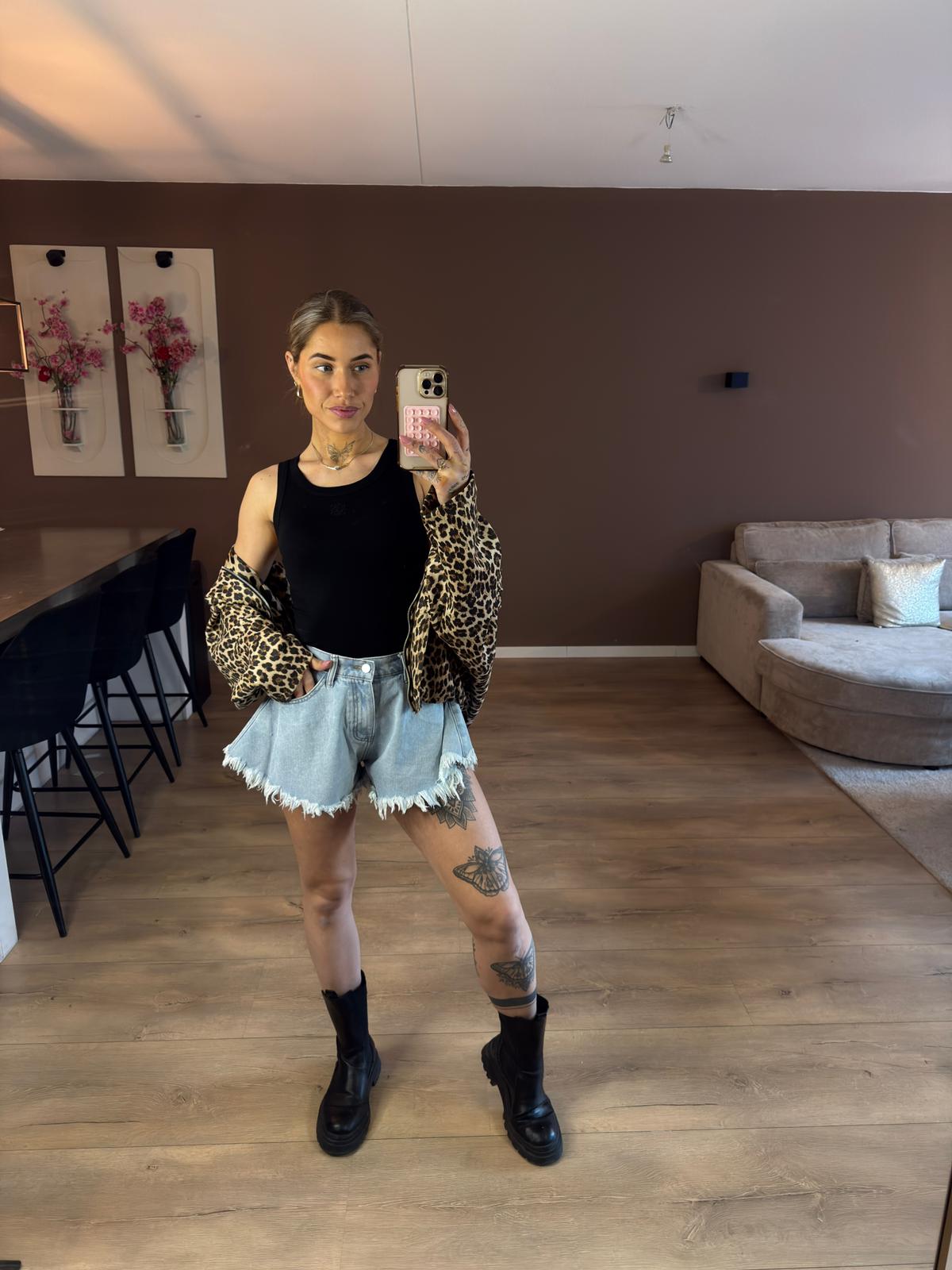 Jasmin short
