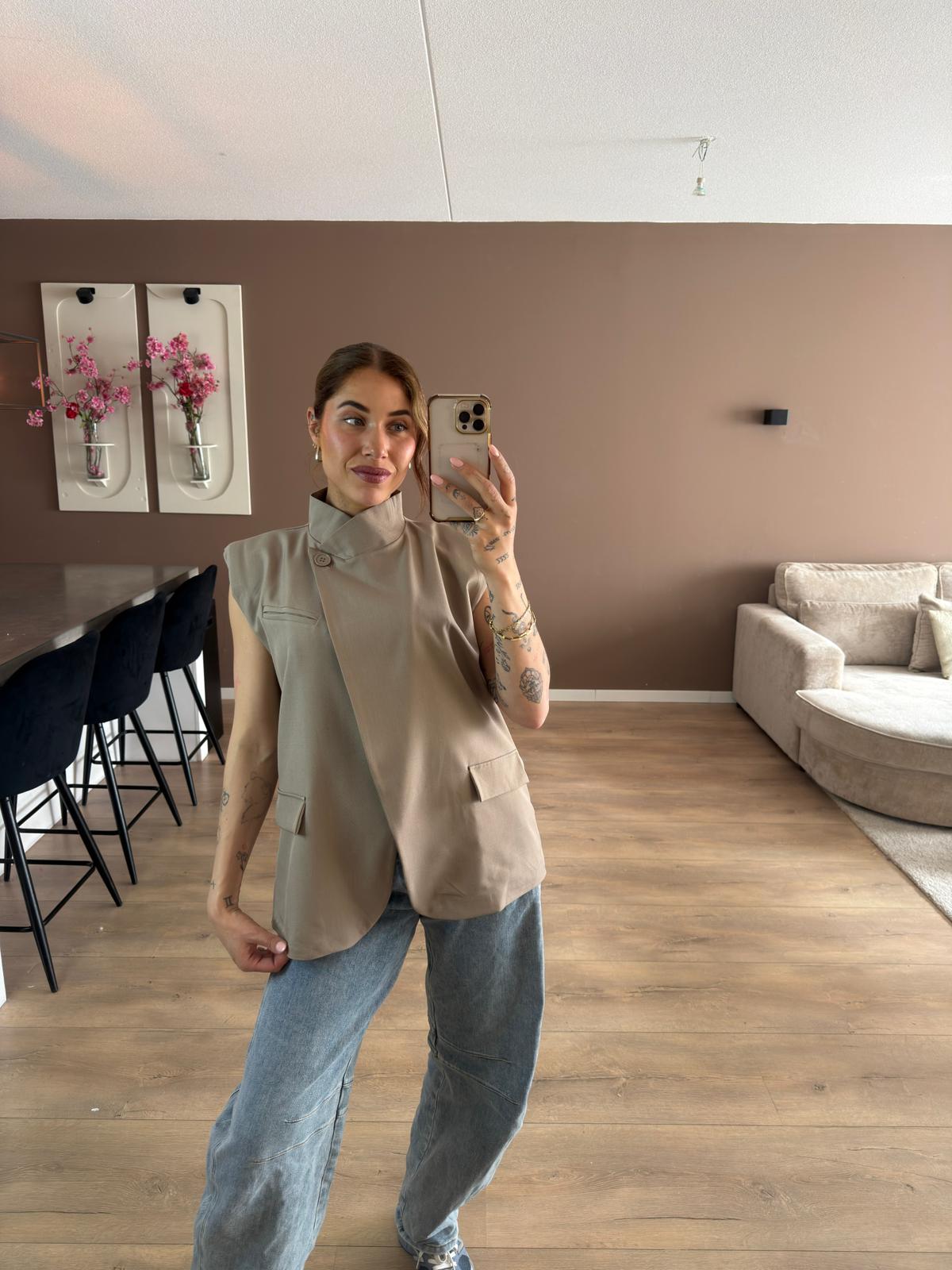 Vanessa short blazer