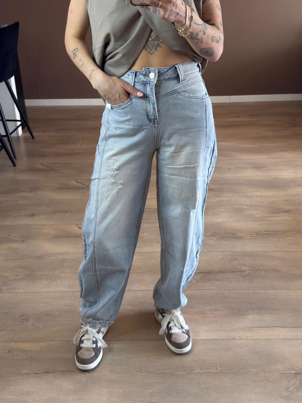 Ripped balloon jeans