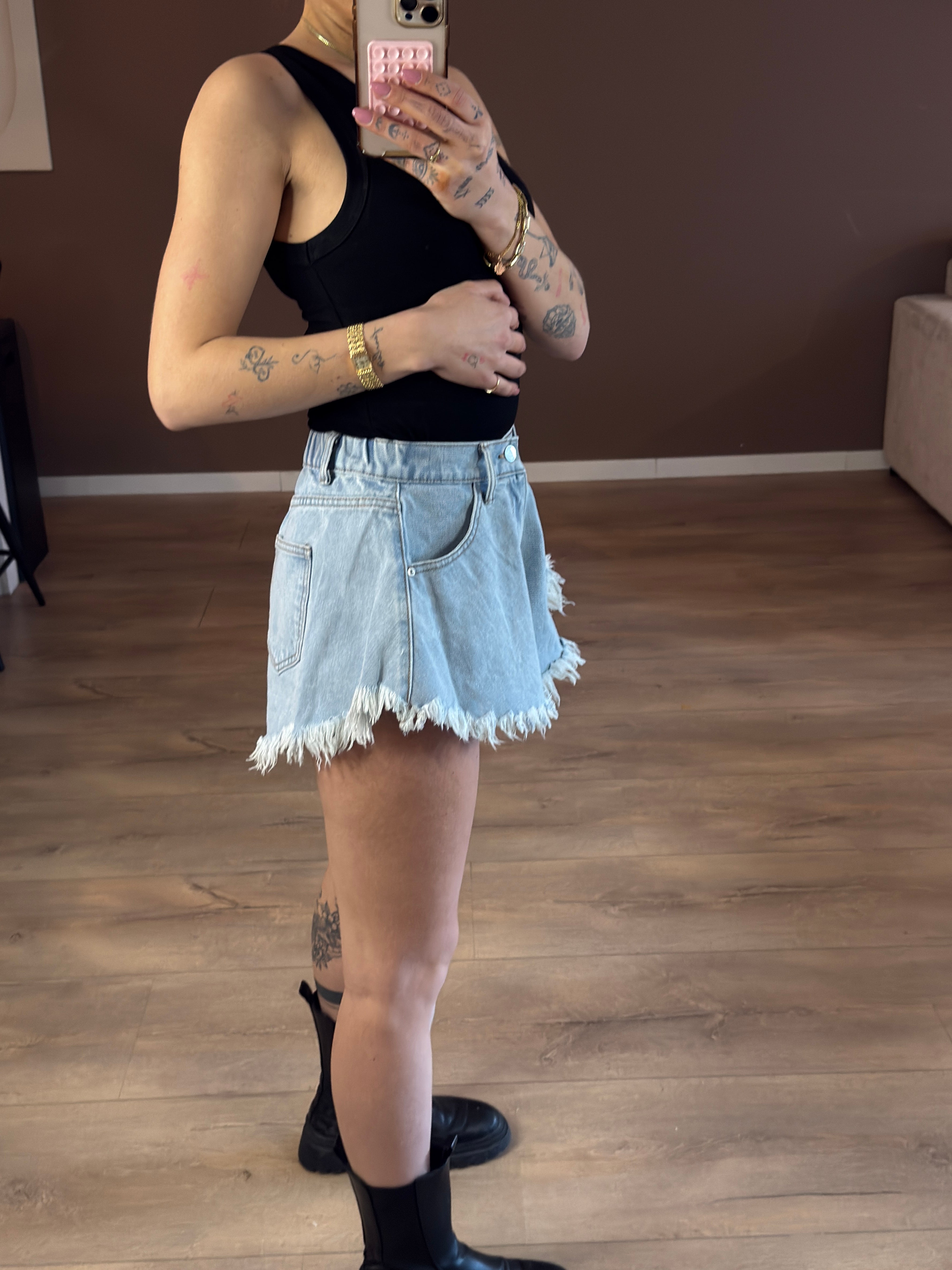 Jasmin short