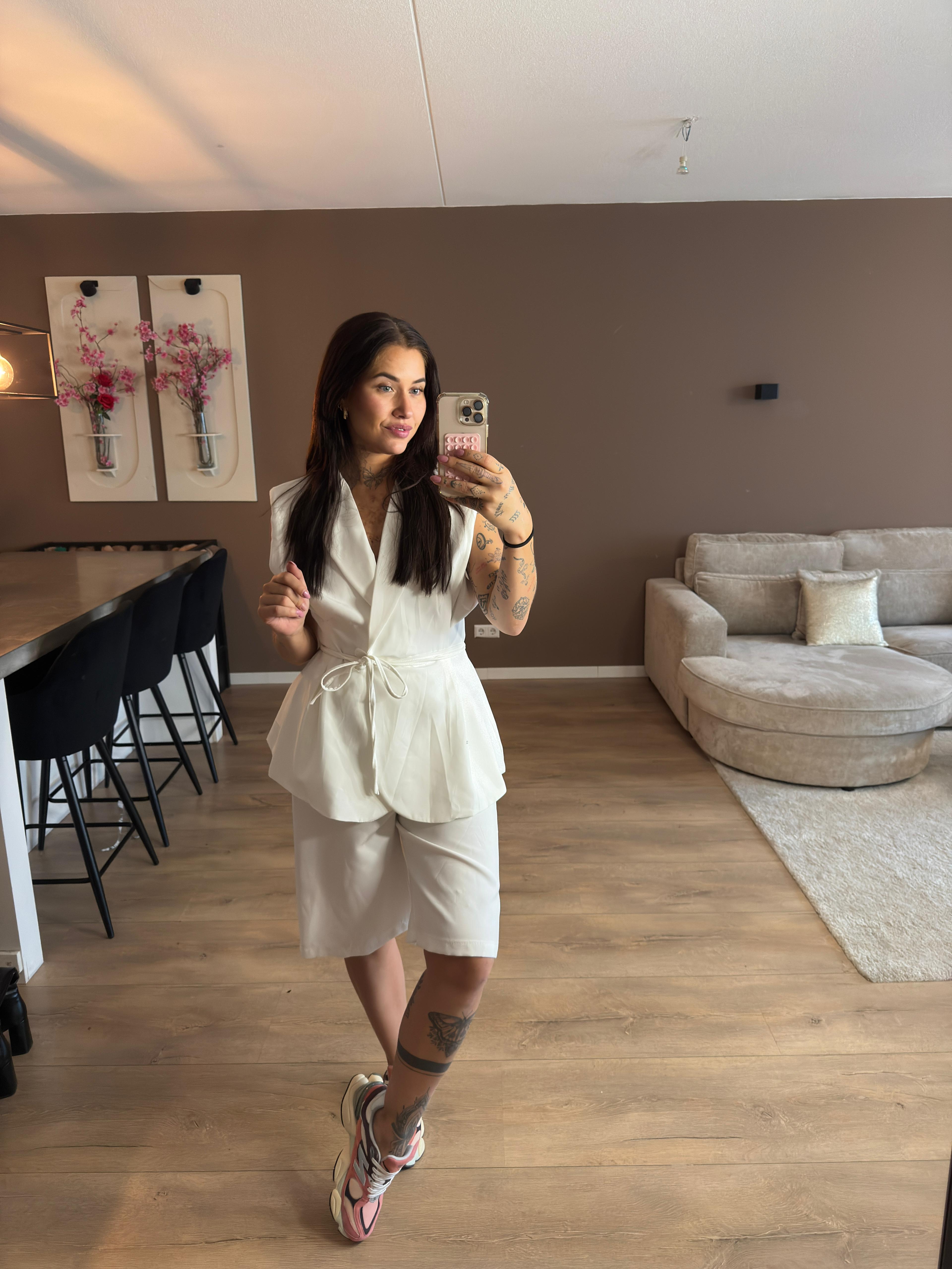 Demi set