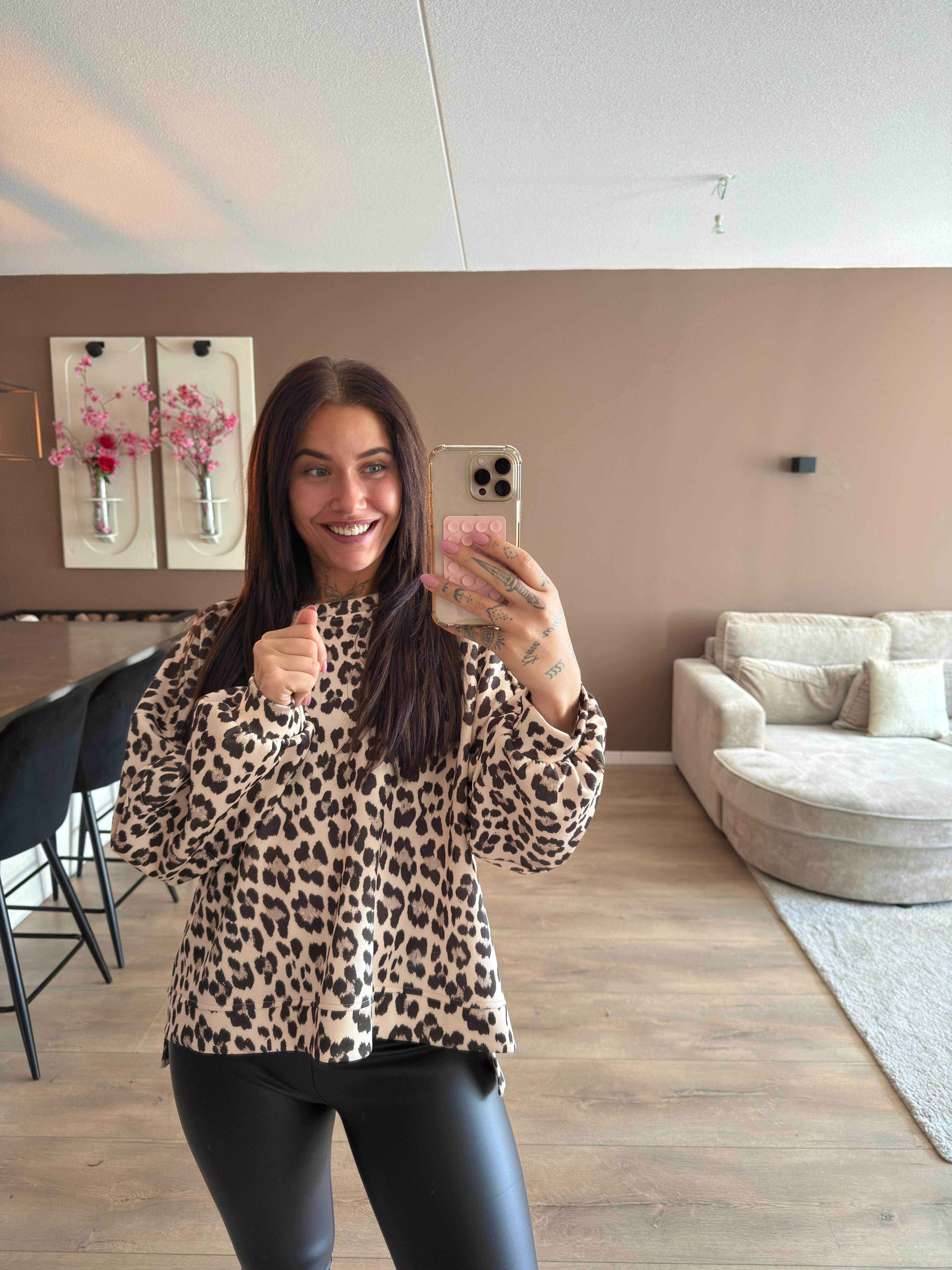 Essie panter sweater