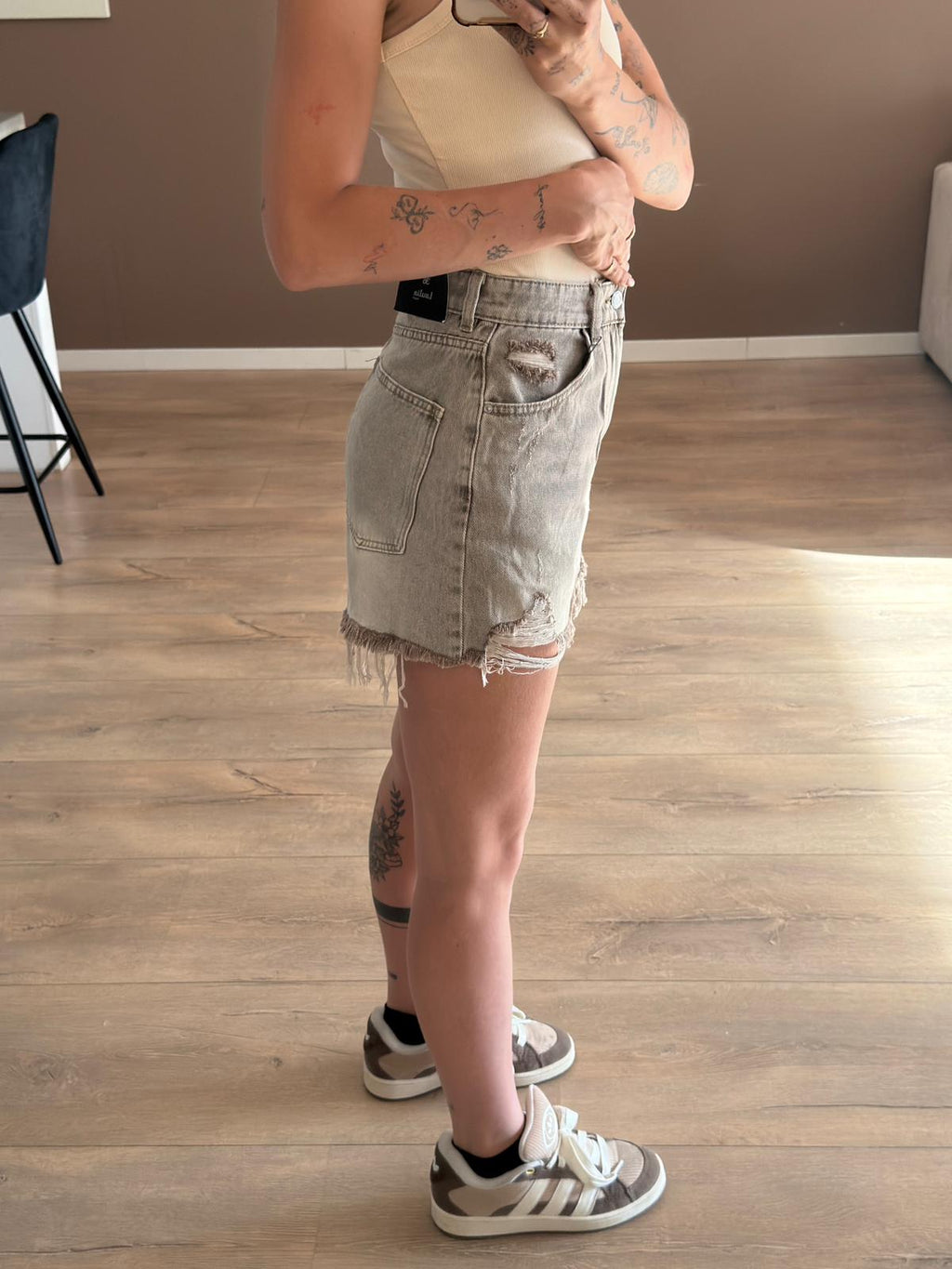 Mom short