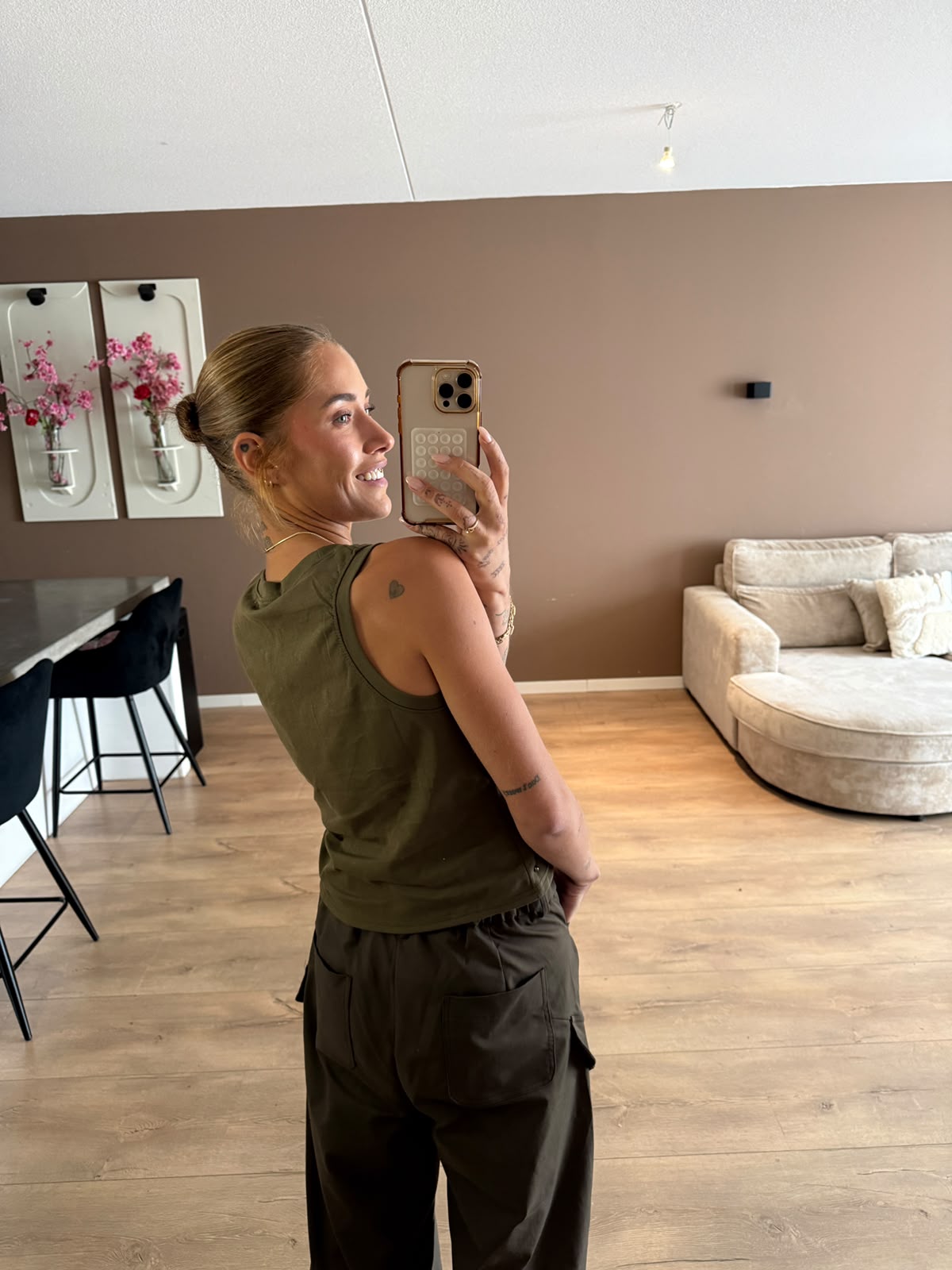 Khaki tanktop