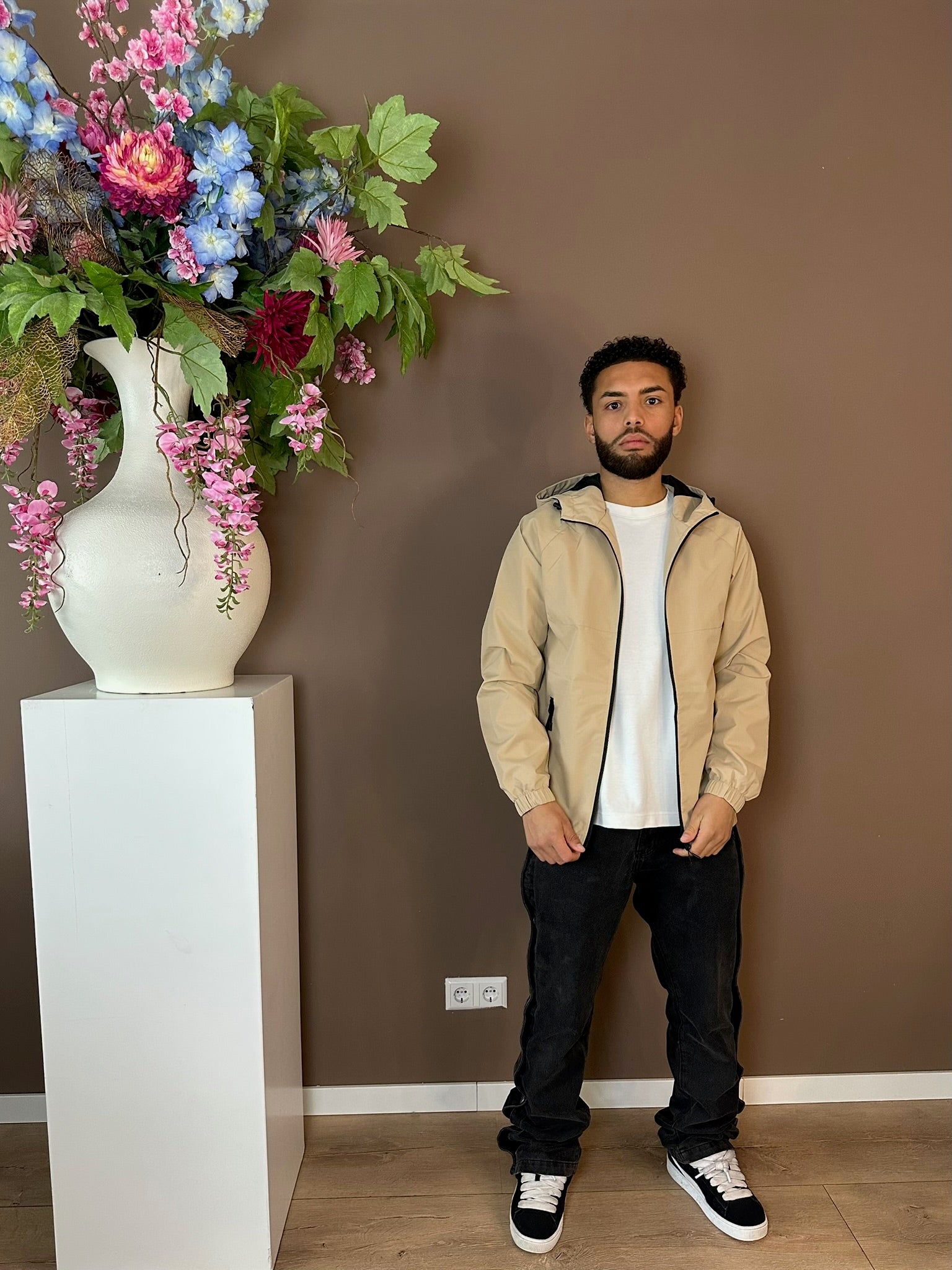 THE BEIGE MINDBLOWING JACKET