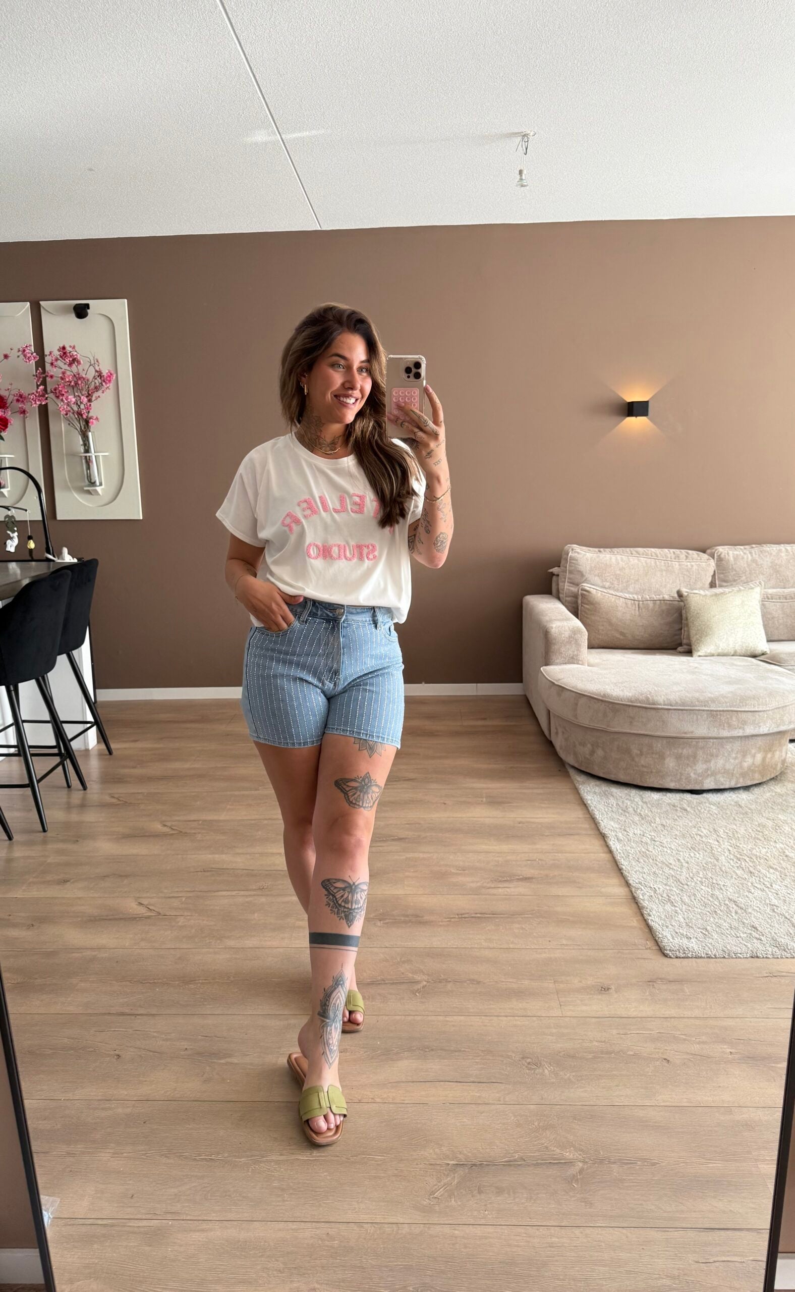 THE STRASS SHORT