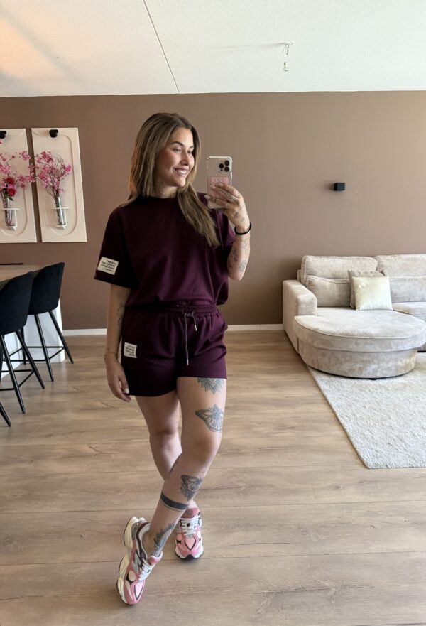 THE LIFE ISN'T PERFECT SET - New BORDEAUX